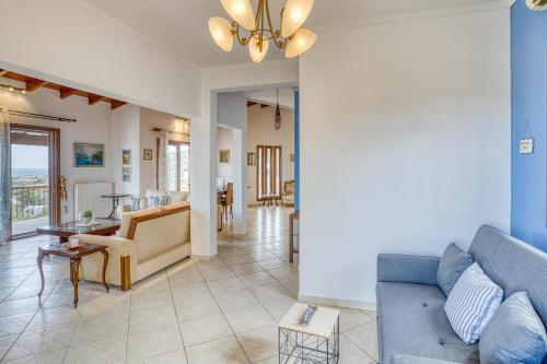 Coin salon dans l'établissement Sea View Home