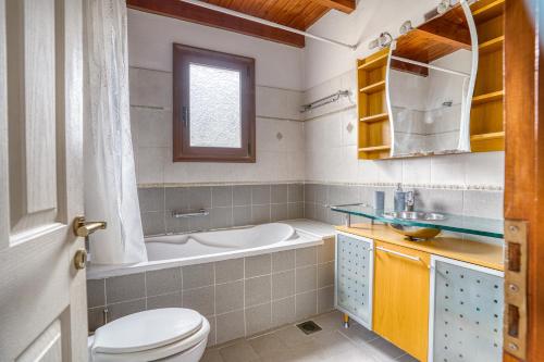 Salle de bains dans l'établissement Sea View Home