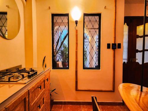 Una cocina o zona de cocina en Raíces y Refugio