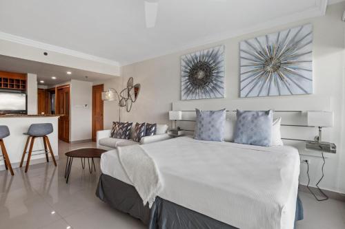 Ocean Breeze Studios With Lagoon View