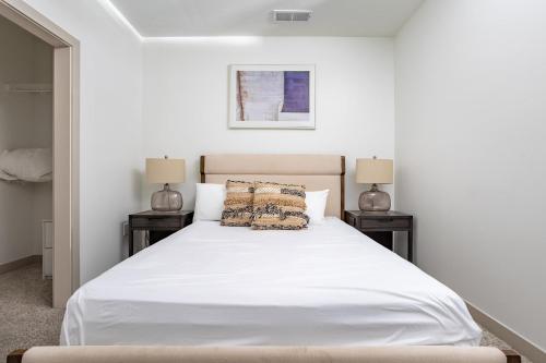 Postel nebo postele na pokoji v ubytování Landing Apartments - McCordsville