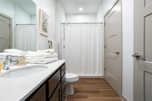 Koupelna v ubytování Landing Apartments - McCordsville