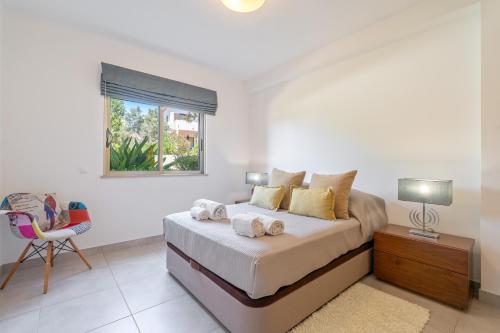Vitismar GroundFloor Apartment with Direct Pool Access in Albufeira