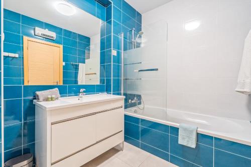 Vitismar GroundFloor Apartment with Direct Pool Access in Albufeira