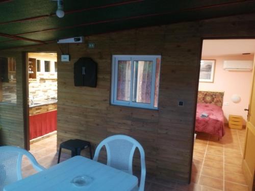 Kuchnia lub aneks kuchenny w obiekcie Casa ecologica, autosuficiente en Lomo Blanco, dentro de una casa rodeada de naturaleza