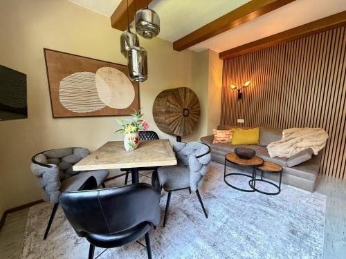 Kitz4Ever by Belle-Stay