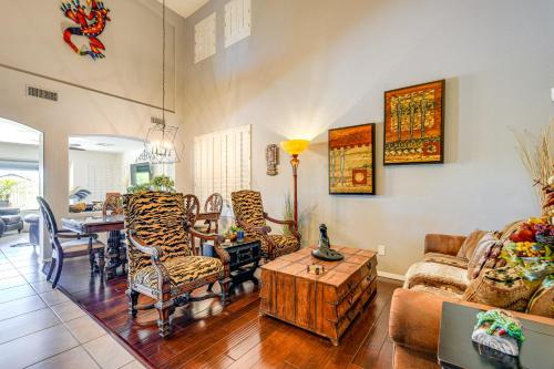 Fotografie z fotogalerie ubytování Spacious Family Oasis in Cave Creek! v destinaci Cave Creek