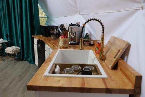 Η κουζίνα ή μικρή κουζίνα στο Skye Glamping