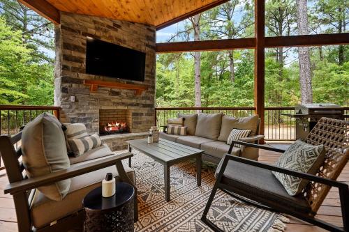 Μια τηλεόραση ή/και κέντρο ψυχαγωγίας στο Luxury Cabin- Sleeps 12- Hot Tub - Dog Friendly