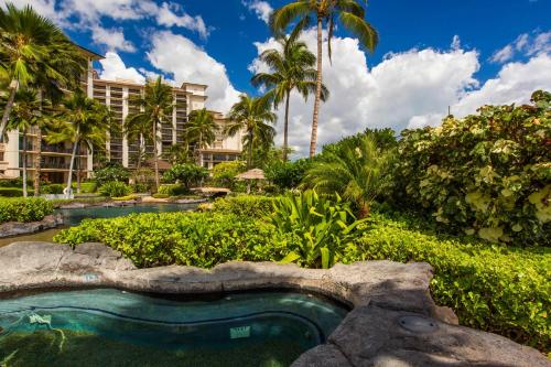 Coastal Getaway in Ko Olinaにある庭