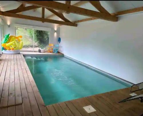 Bazen u ili blizu objekta Pool House Champêtre