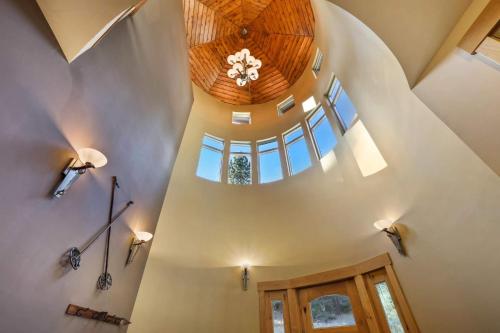 Fotografie z fotogalerie ubytování Heavenly Mountain Chalet - Skiing Pets Hot tub v destinaci Stateline