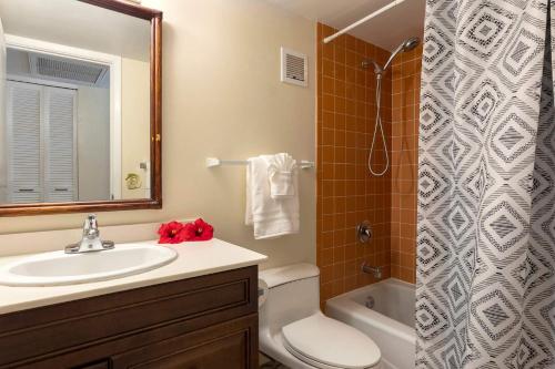 Ένα μπάνιο στο Oceanfront 2-Bedroom Condo in Kailua-Kona