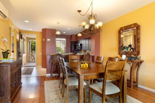 TV a/nebo společenská místnost v ubytování Fairway Villas Lanai Overlook