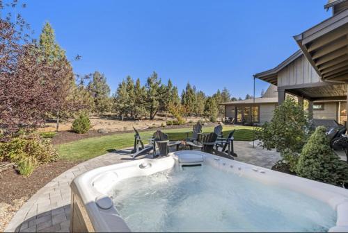 Πισίνα στο ή κοντά στο Rancho Chaparral- Brasada Ranch getaway near Bend, resort amenities!