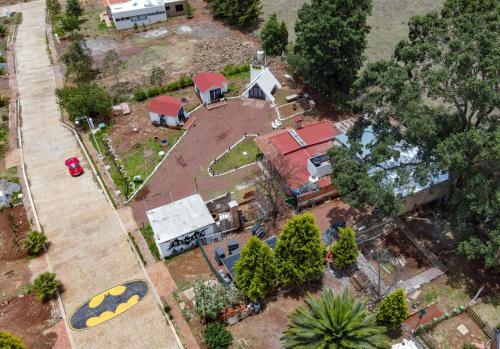 an overhead view of a house with a red roof at Cabañas Misión Amealco in Amealco