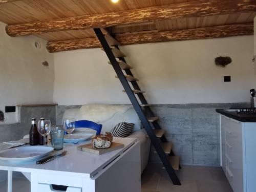 Fotografie z fotogalerie ubytování Maison de vigne rénovée à Langeac, nature et randonnées - FR-1-582-86 v destinaci Langeac