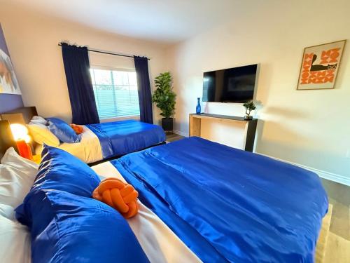 Postel nebo postele na pokoji v ubytování 3BR Retreat in Prime Valley Location 109