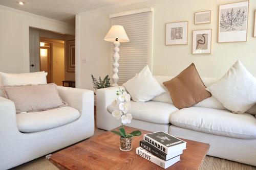 Φωτογραφία από το άλμπουμ του PA Retreat Oasis near Stanford New Furniture σε Palo Alto