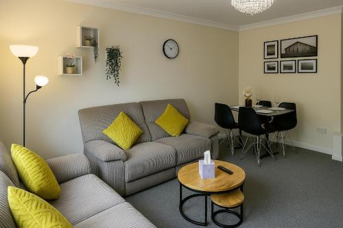 Elegant 2 Bed-Ground Floor photo 14