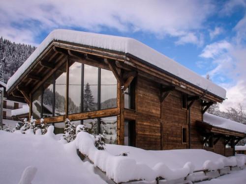 Chalet de luxe au pied des pistes avec jacuzzi et WIFI - FR-1-524-139