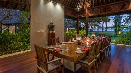 Ein Garten an der Unterkunft The Anandita by Elite Havens