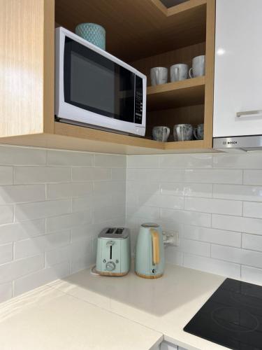 Una cocina o kitchenette en Location, location, location - private apartment