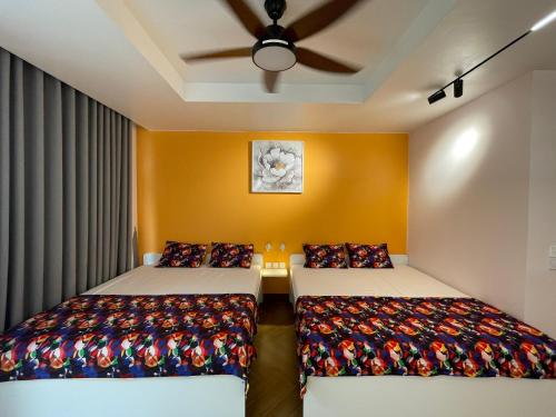 Postel nebo postele na pokoji v ubytování Lighting Villa OCP - Ocean Park Full tiện nghi View đẹp