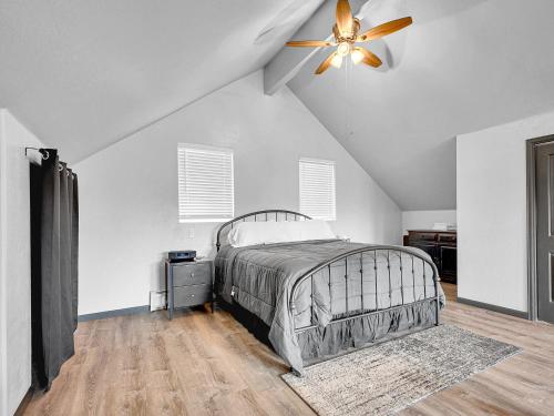 Ένα ή περισσότερα κρεβάτια σε δωμάτιο στο Switchback Basecamp home