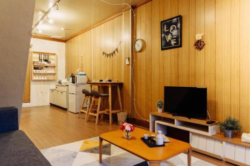 ALBERT1 Homestay Tengachayakita