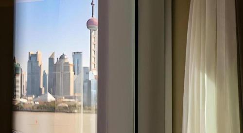 Vista generica su Shanghai o vista sulla città dall'interno dell'hotel