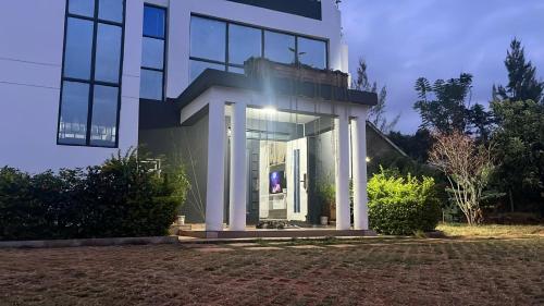 Gallery image of Elmadel Coffee Gardens 4Bed Rustic Wooden House in Machakos