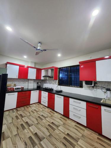 Η κουζίνα ή μικρή κουζίνα στο Luna homestay