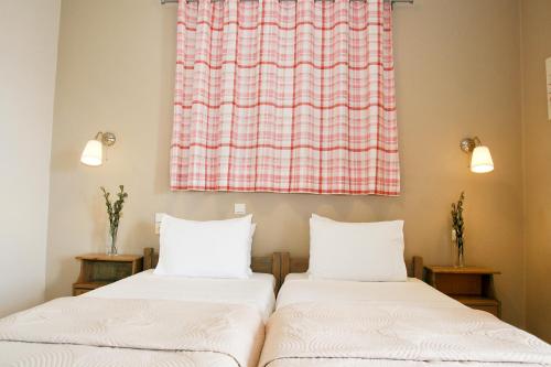 Gallery image of Drossinos Studios in Poros