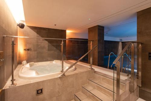 Kúpeľňa v ubytovaní DoubleTree by Hilton Wroclaw