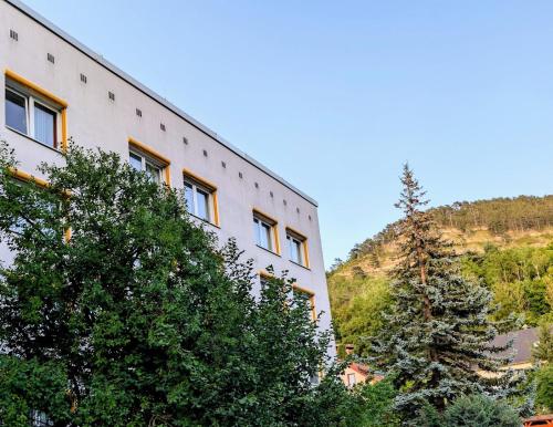 Nespecifikovaný výhled na hory nebo výhled na hory při pohledu z hotelu
