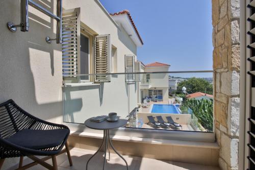 Kolam renang di atau dekat dengan MyCyprusStay - Jo's Sunny SeaView Villa