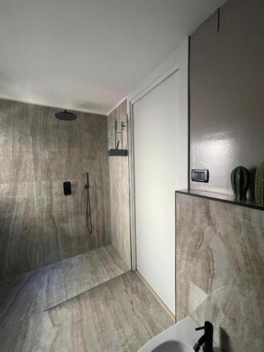 Uma casa de banho em Ca' ai Sospiri