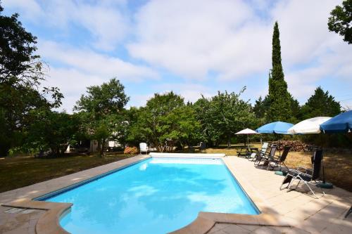Gîte La Chênaie, maison ancienne pour 13 personnes- Clévacances 3 clés