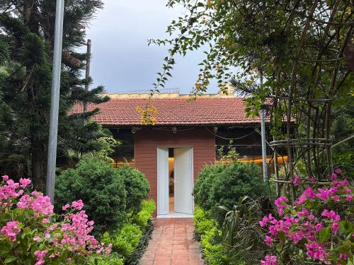 Zahrada ubytování Ngoc Linh Villas