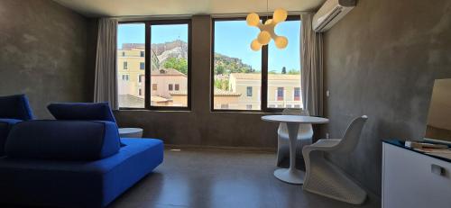 99 Adrianou Apartments