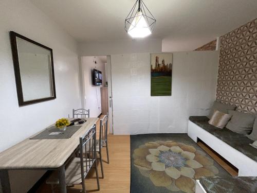 Φωτογραφία από το άλμπουμ του Tiffany's Staycation Unit 102 σε Imus
