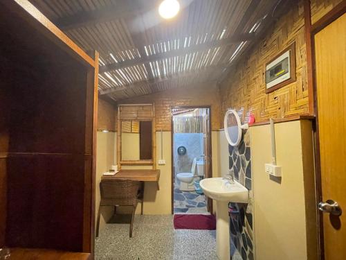 Gallery image of The Cliff and River Jungle Resort ภูผาและลำธารรีสอร์ท in Ban Bang Thong