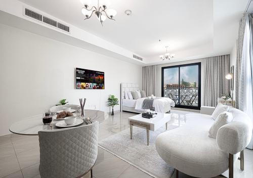 Chic Studio Waterfront Living