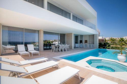 Beach View Villa by Blue Diamond 55