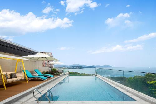 Бассейн в voco Sanya Dadonghai by IHG или поблизости