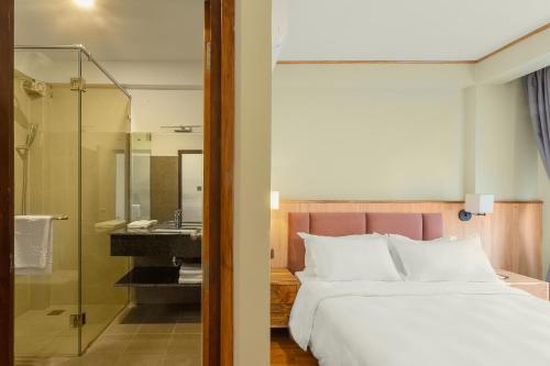 Ένα μπάνιο στο Nova Tara Hotel Kathmandu