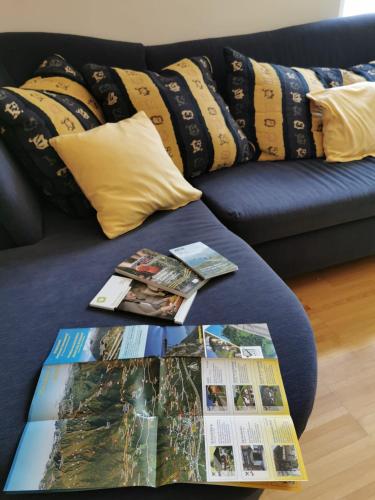 Ruang duduk di Apartment Dreiland - herbstliches Wandern, Bike und Törggelen im Meraner Land