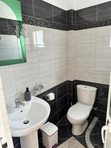Gallery image of Sunshine Guesthouse Dhermi in Dhërmi