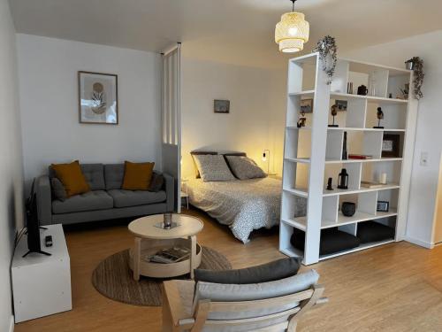 Studio cosy avec Balcon - 20 min de Paris en Métro